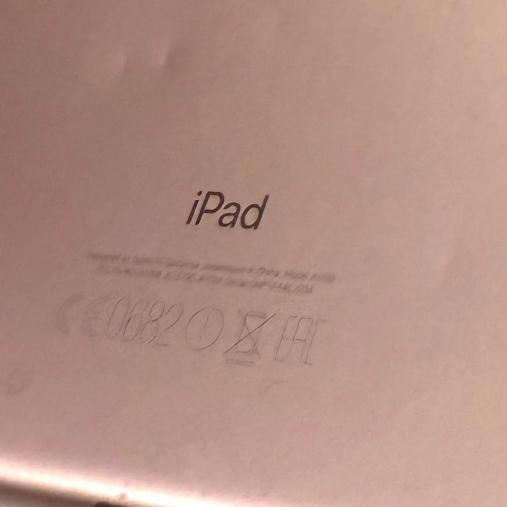 APPLE 10.5" iPad Pro Cellular - 64 GB, Rose Gold (2017) - Picture 6 of 6